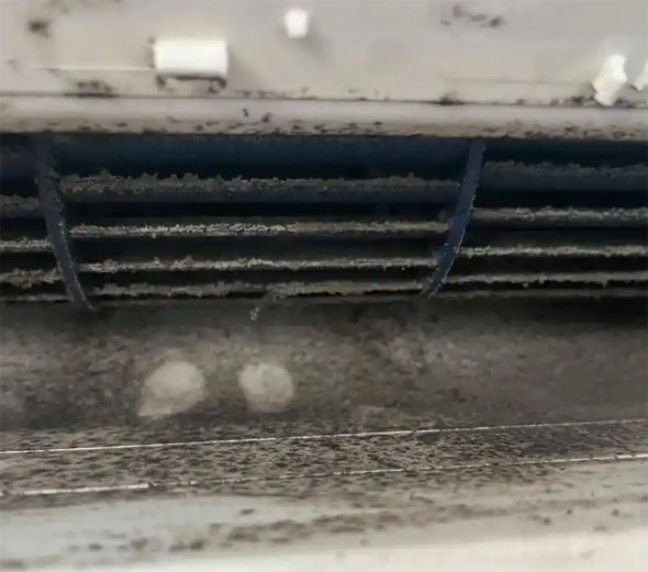 青海空调吹的风有股烧焦味是怎么回事